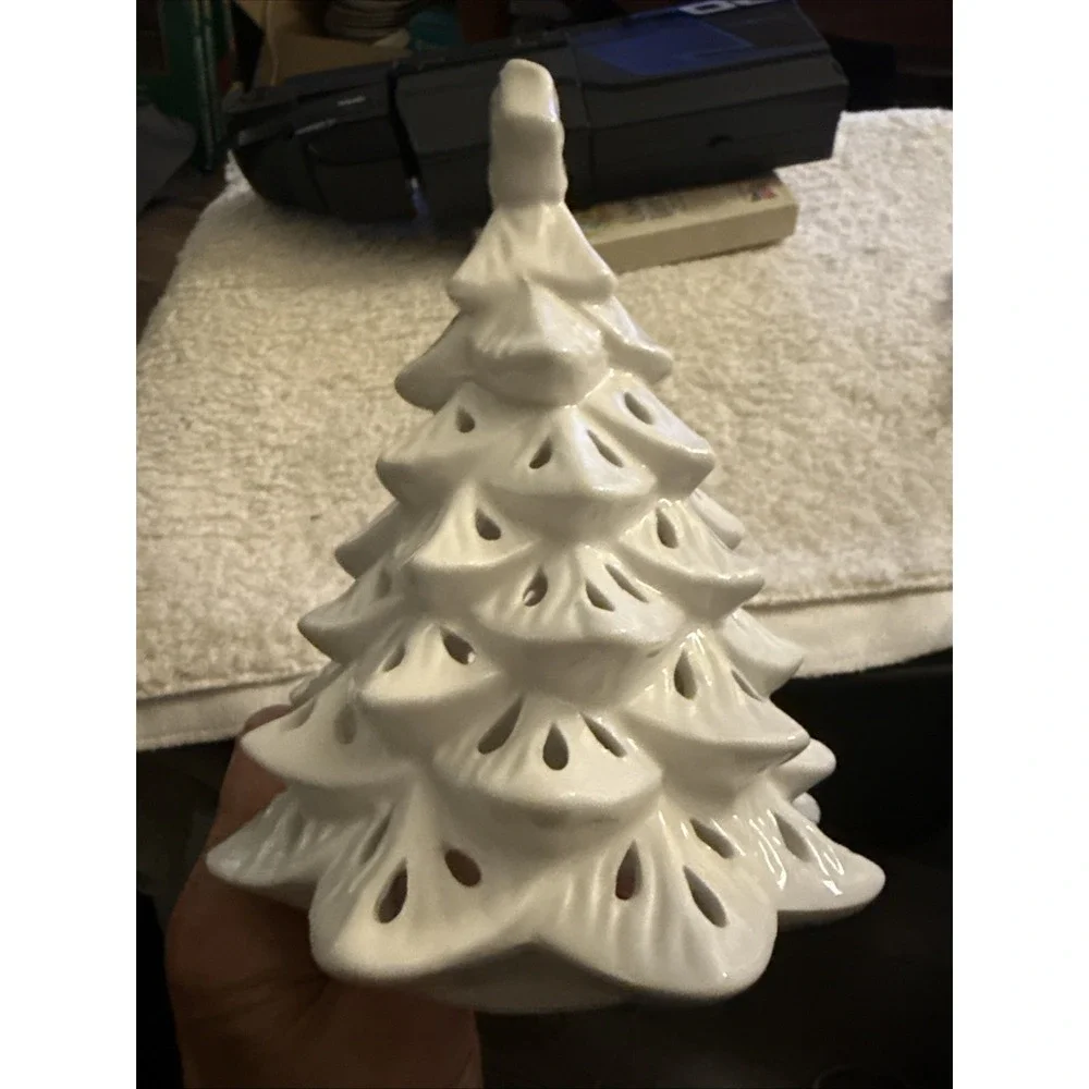 YANKEE CANDLE CERAMIC WHITE LUMINARY CHRISTMAS TREE ONLY NO BASE *REPLACEMENT*